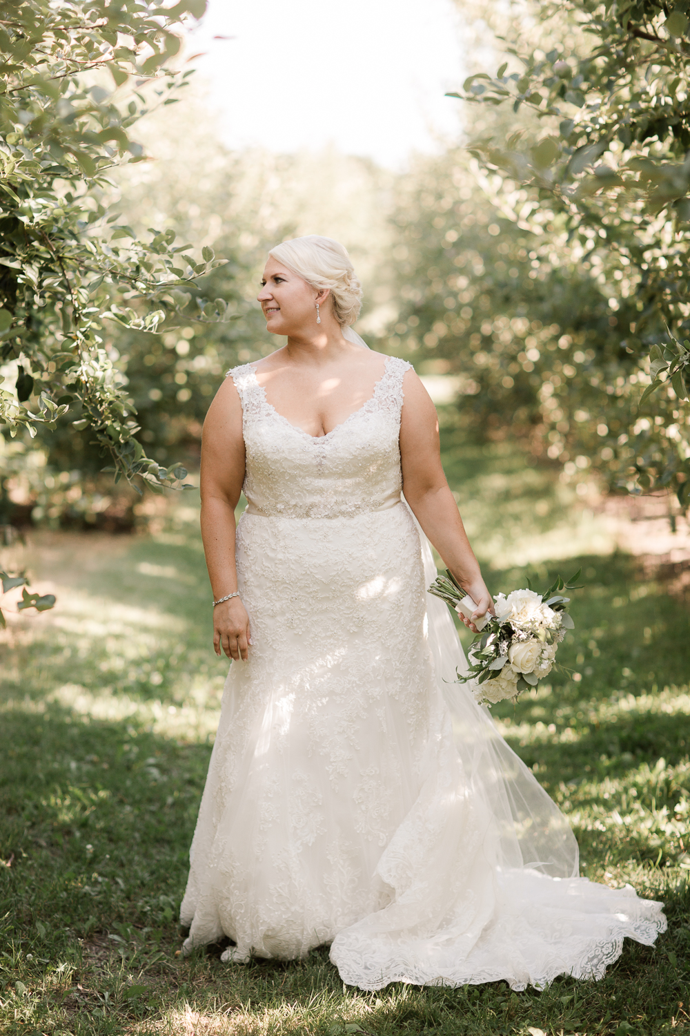 gorgeous vintage lace wedding dress | elegant wedding in sunny apple orchard | best hawaii wedding photographer oahu elopement photography elle rose photo