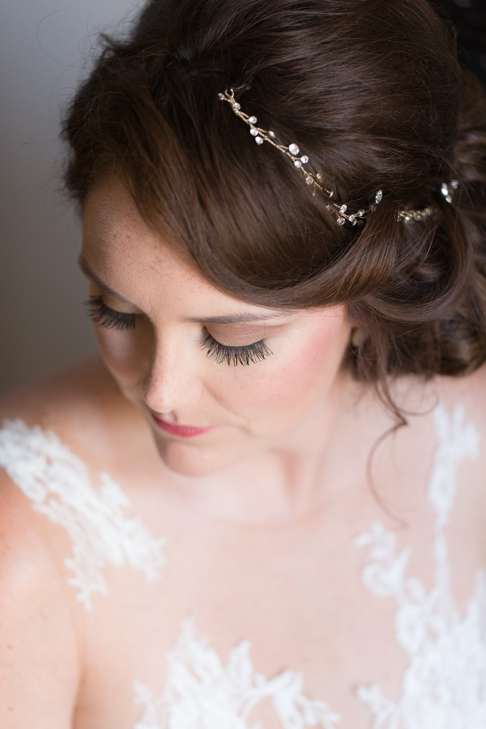 bride hair and makeup dainty details summer wedding florals natural sage | hawaii elopement photography | elle rose photo hawaii wedding photographer