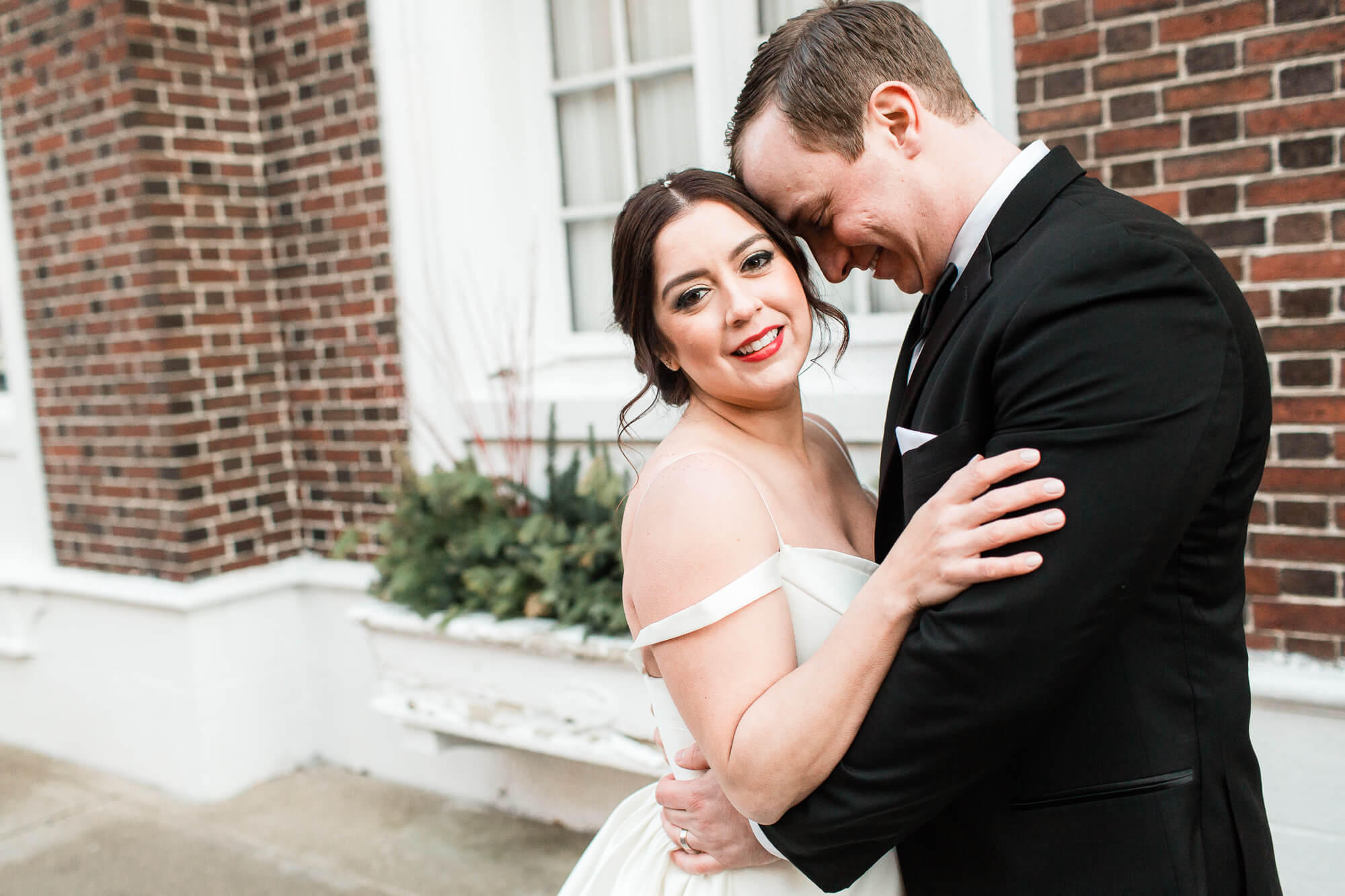 romantic elegant city wedding photography elle rose | oahu hawaii wedding photographer| destination black tie winter wedding in chicago illinois